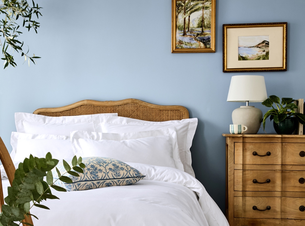white bedding set